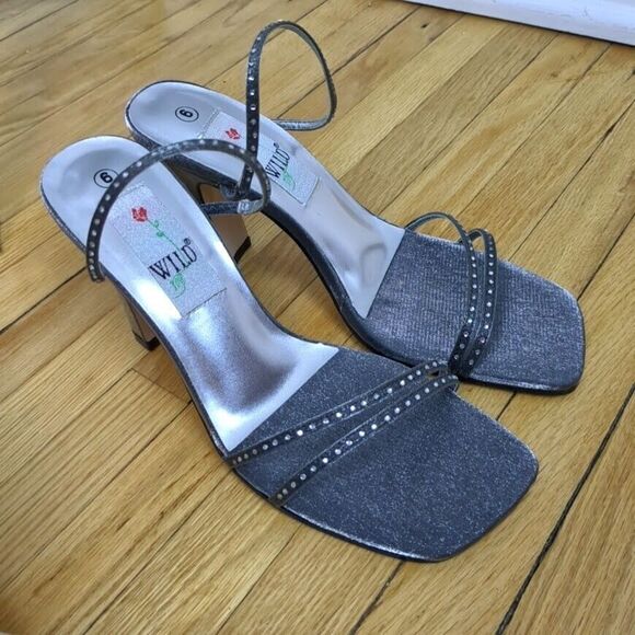NIB Vintage 90s Wild Rose Silver Heels Strappy Sandals Rhinestone Prom Size 6 - Picture 1 of 8